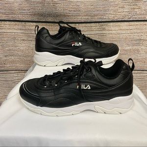 2/$15 Fila Dissarray Black and White Sneaker